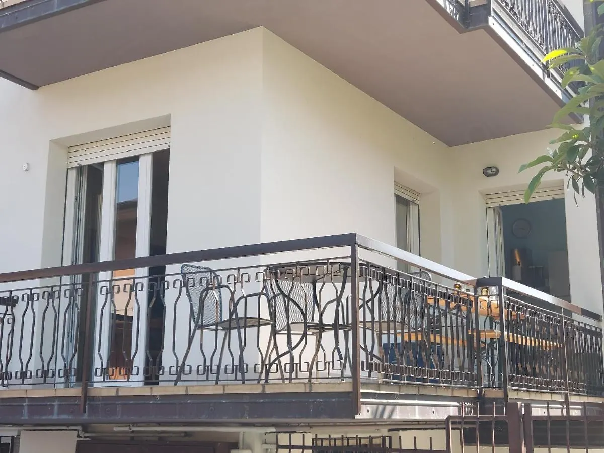 La Forgia Apartment 佩斯基耶拉德加达